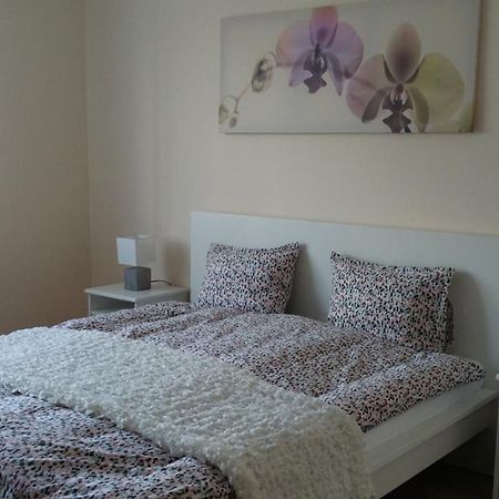 River Side Apartman Kalocsa Exteriör bild