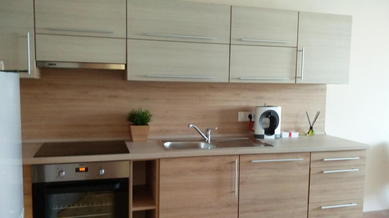 River Side Apartman Kalocsa Exteriör bild